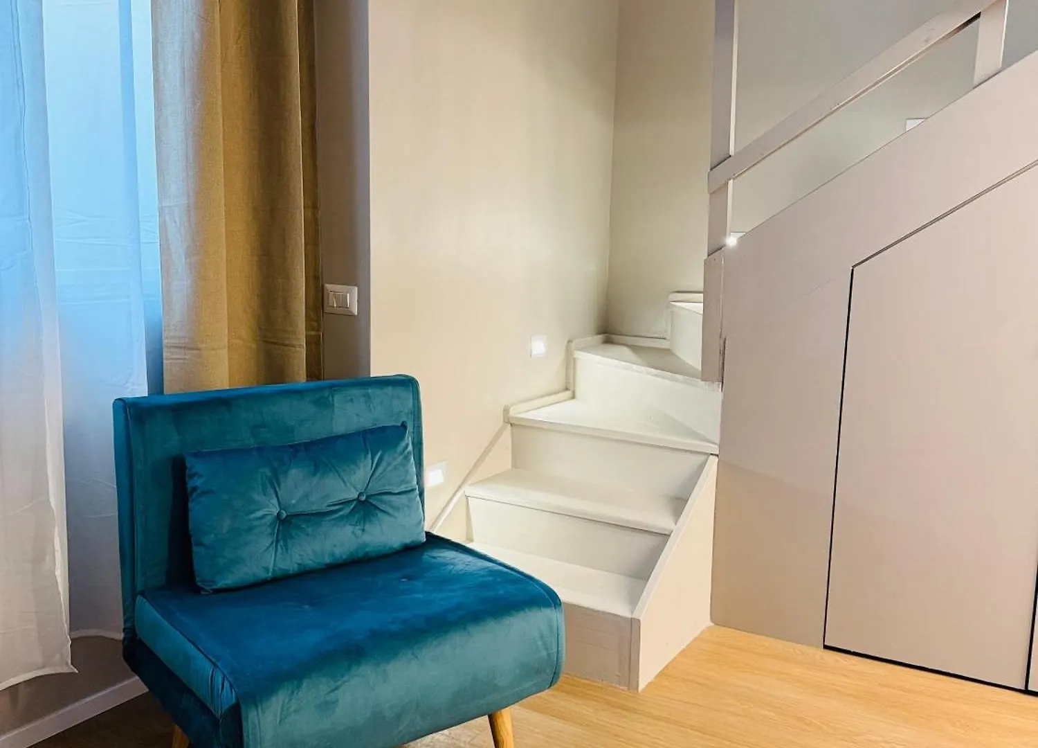 Apartment Comecasa Incantevole Loft Near Bocconi Milan